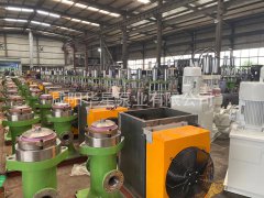 壓濾機(jī)專(zhuān)用泵生產(chǎn)車(chē)間